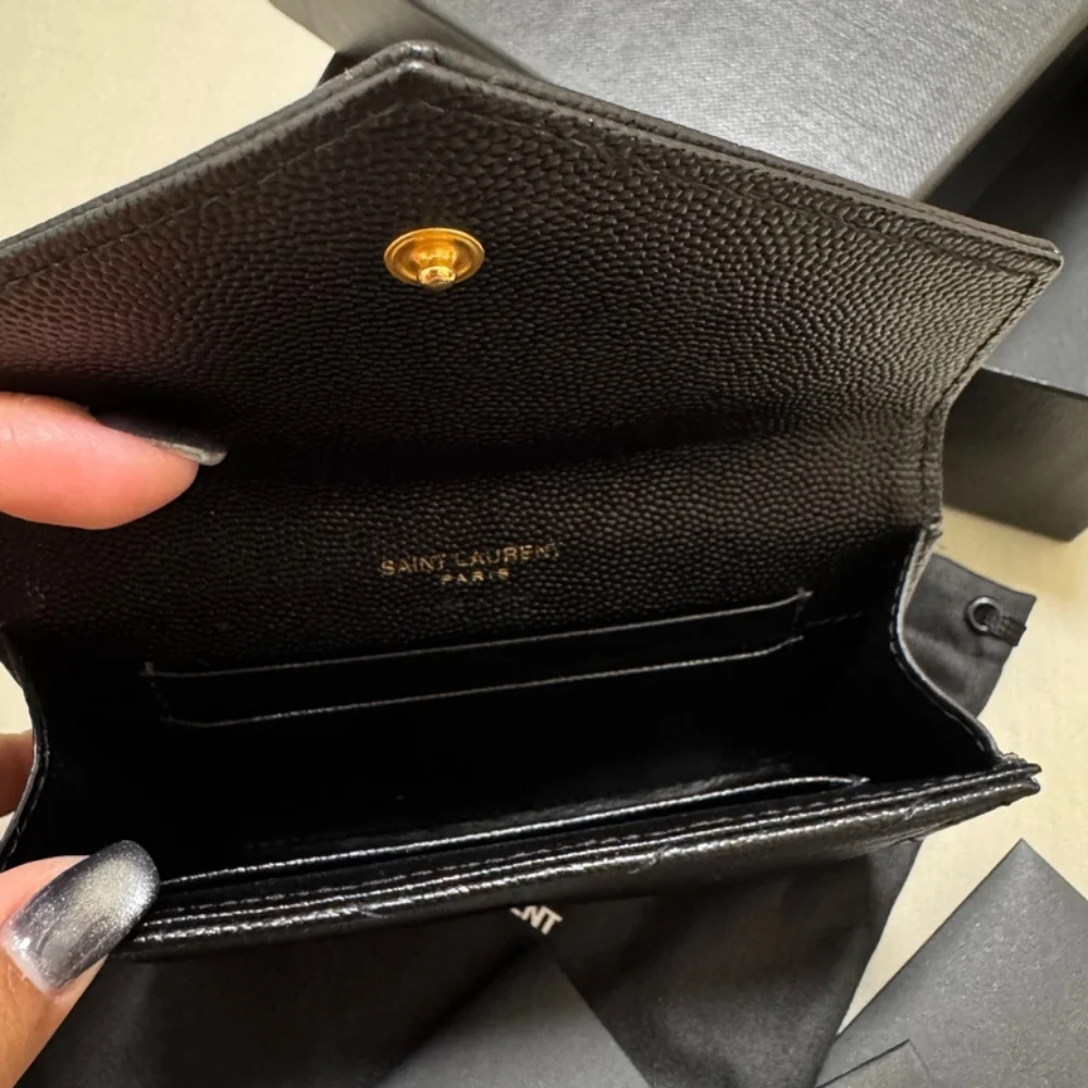 Yves Saint Laurent Monogramme Small Grain De Poudre Envelope Wallet - Picture 4 of 8